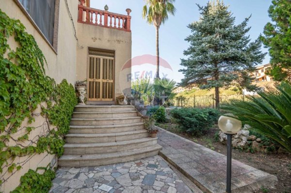 casa indipendente in vendita a Caltagirone