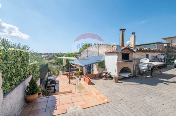 casa indipendente in vendita a Caltagirone