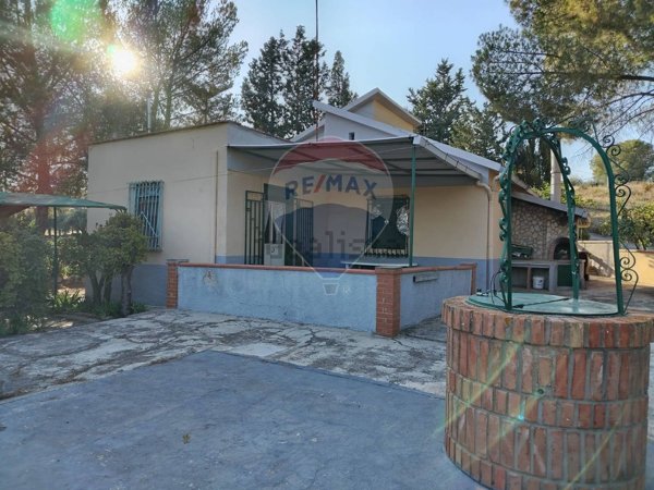 casa indipendente in vendita a Caltagirone