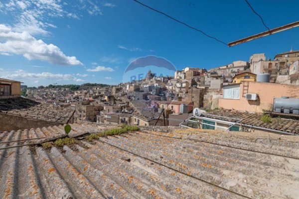 casa indipendente in vendita a Caltagirone