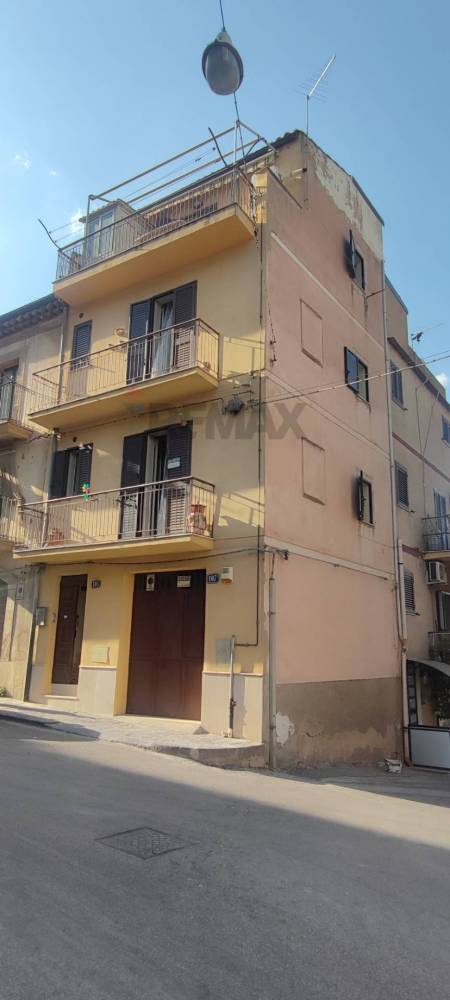 casa indipendente in vendita a Caltagirone in zona Signore del Soccorso