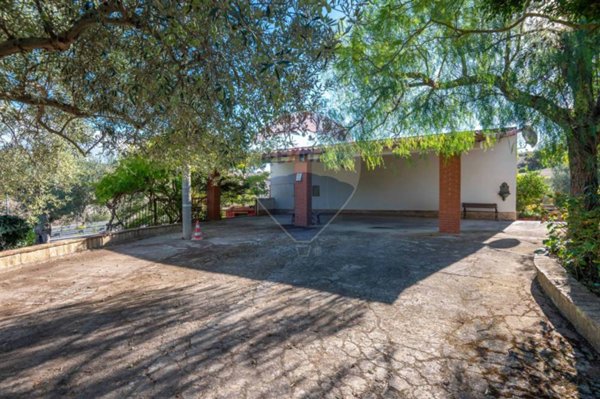 casa indipendente in vendita a Caltagirone