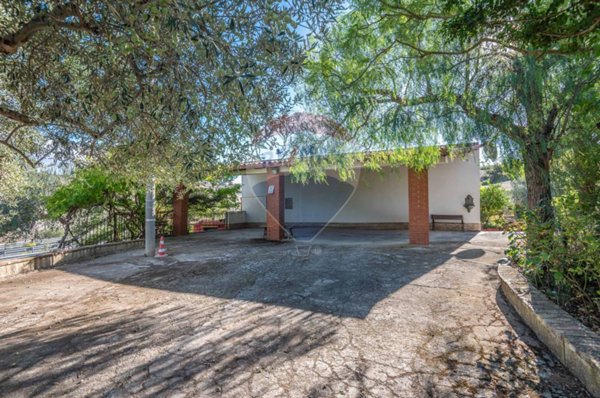 casa indipendente in vendita a Caltagirone