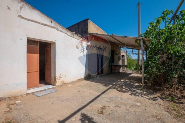 casa indipendente in vendita a Caltagirone