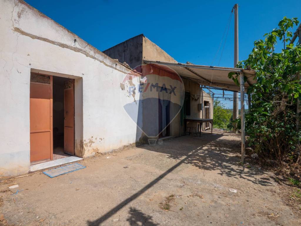 casa indipendente in vendita a Caltagirone