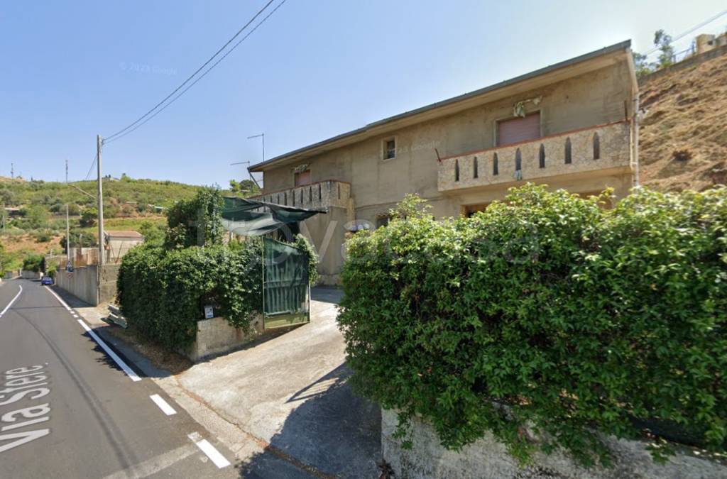 casa indipendente in vendita a Caltagirone