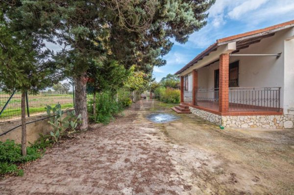 casa indipendente in vendita a Caltagirone in zona Santo Pietro
