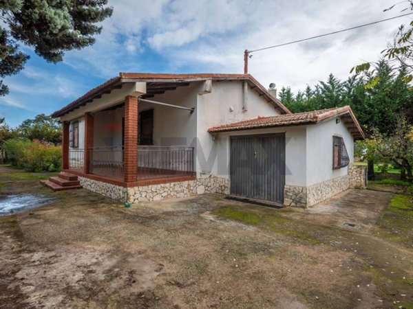 casa indipendente in vendita a Caltagirone in zona Santo Pietro