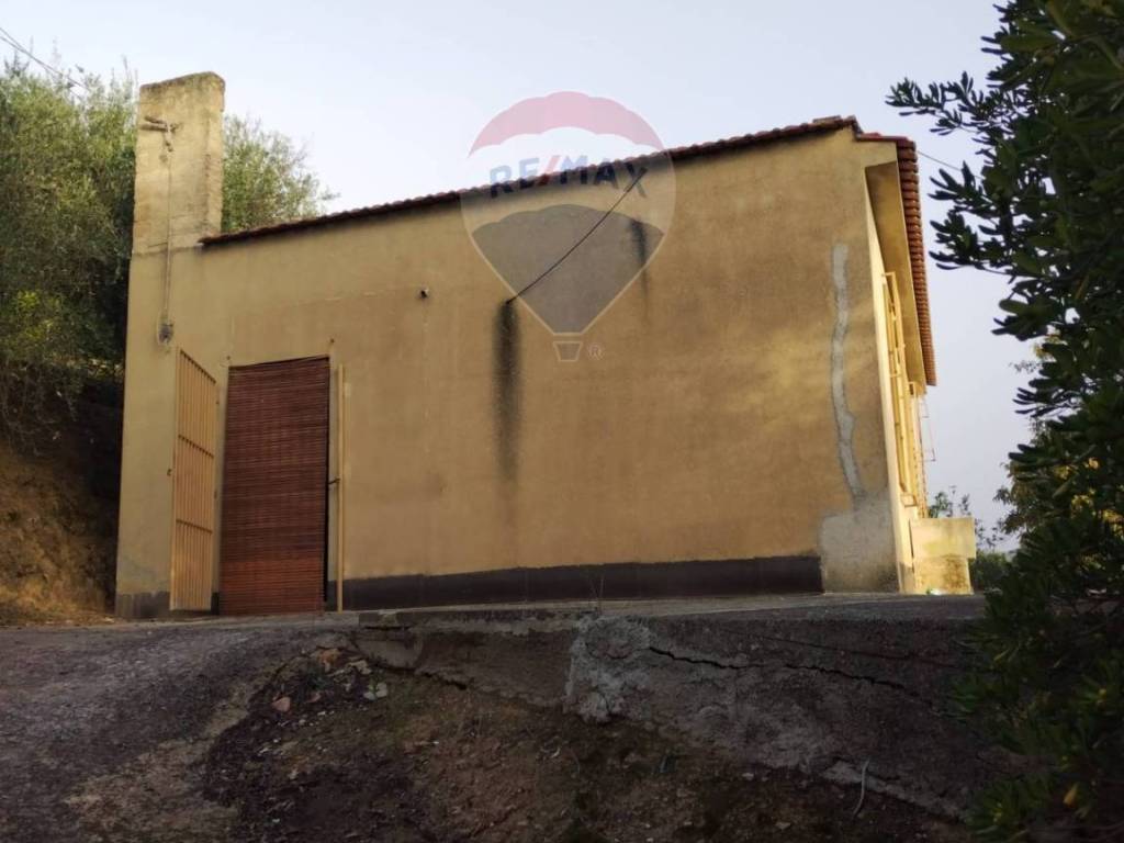 casa indipendente in vendita a Caltagirone