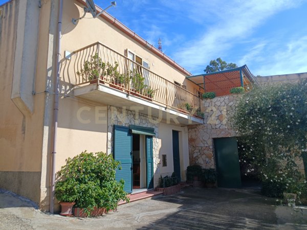 casa indipendente in vendita a Caltagirone