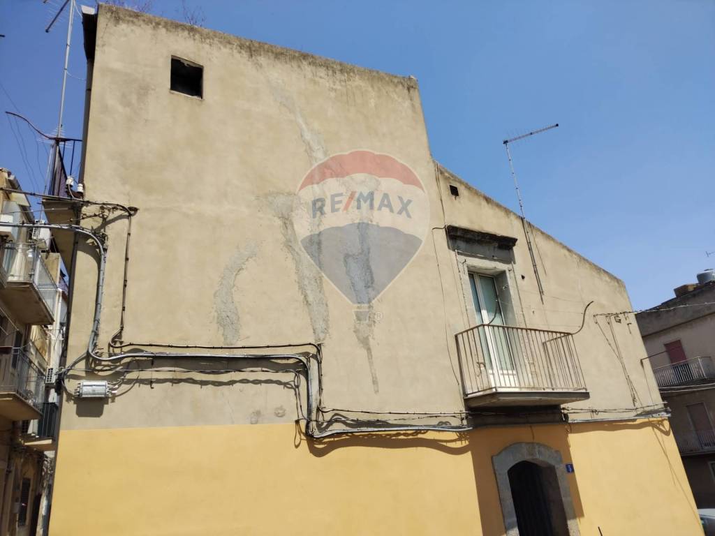 casa indipendente in vendita a Caltagirone