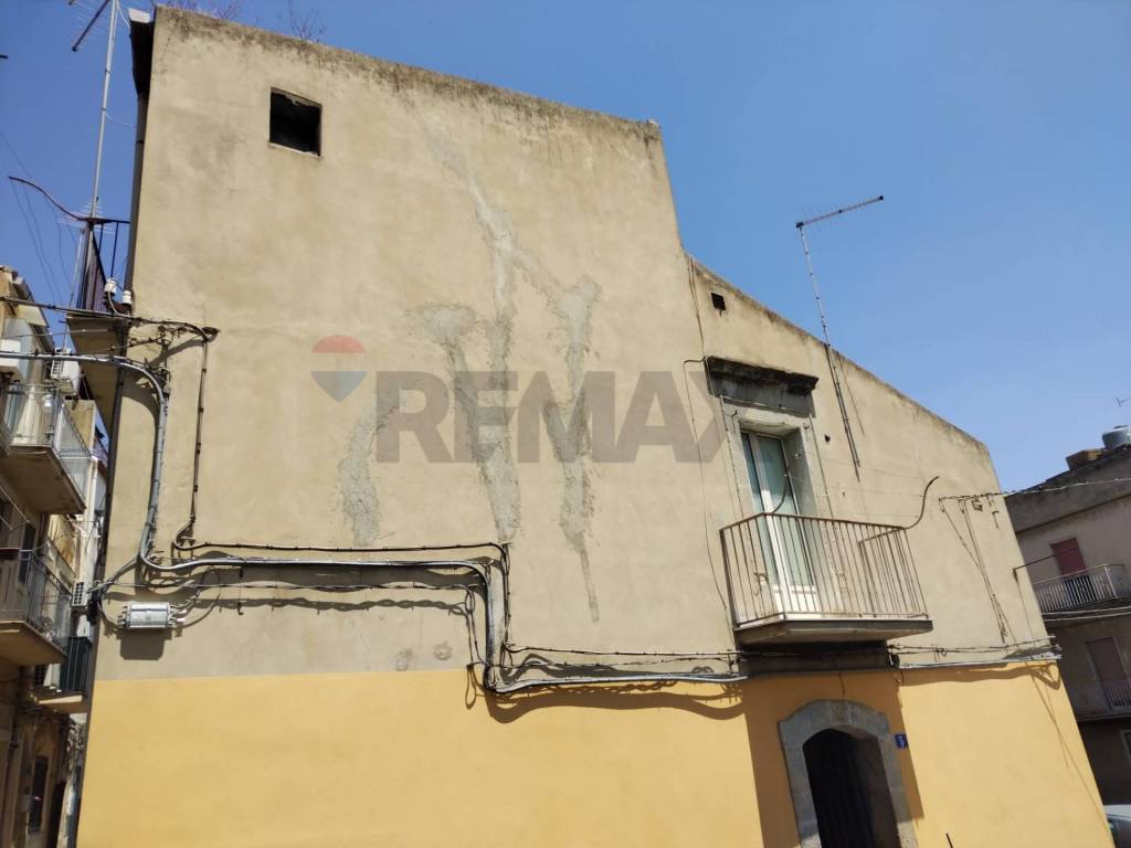casa indipendente in vendita a Caltagirone