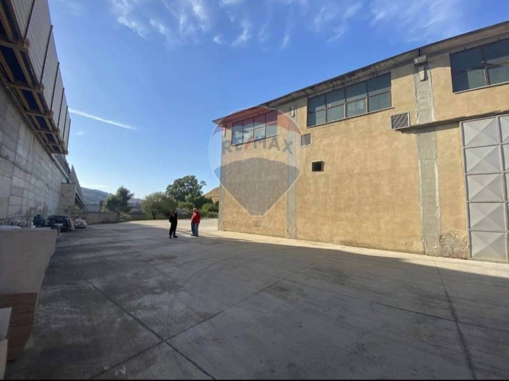 ufficio in vendita a Caltagirone