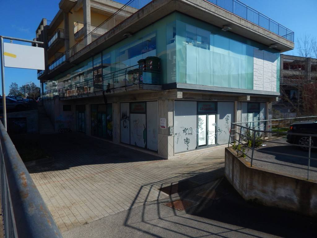 negozio in vendita a Caltagirone