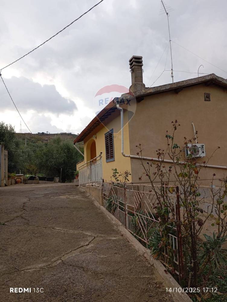 casa indipendente in vendita a Caltagirone