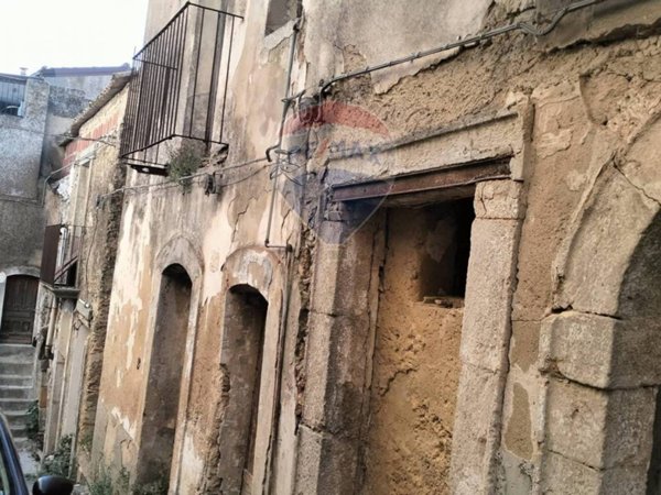 casa indipendente in vendita a Caltagirone