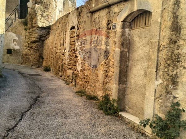 casa indipendente in vendita a Caltagirone