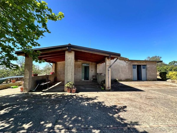 casa indipendente in vendita a Caltagirone