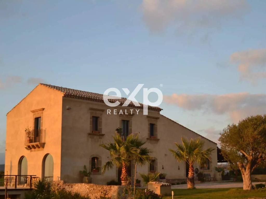 casa indipendente in vendita a Caltagirone
