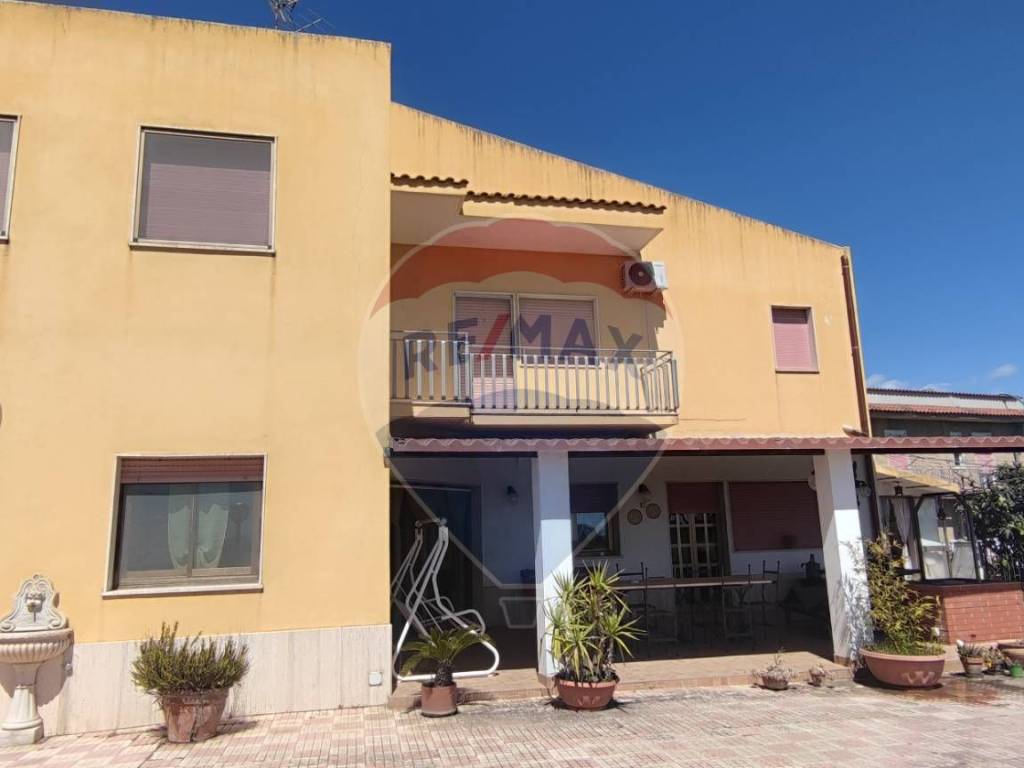 casa indipendente in vendita a Caltagirone