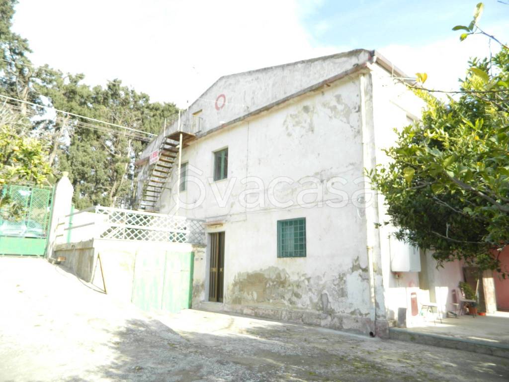 casa indipendente in vendita a Caltagirone