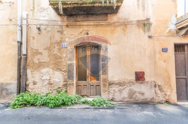 casa indipendente in vendita a Caltagirone