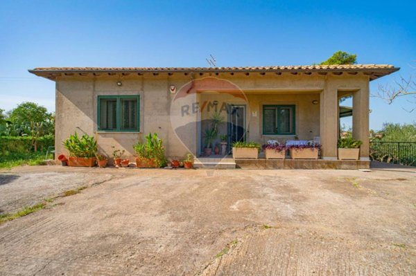 casa indipendente in vendita a Caltagirone