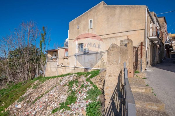casa indipendente in vendita a Caltagirone