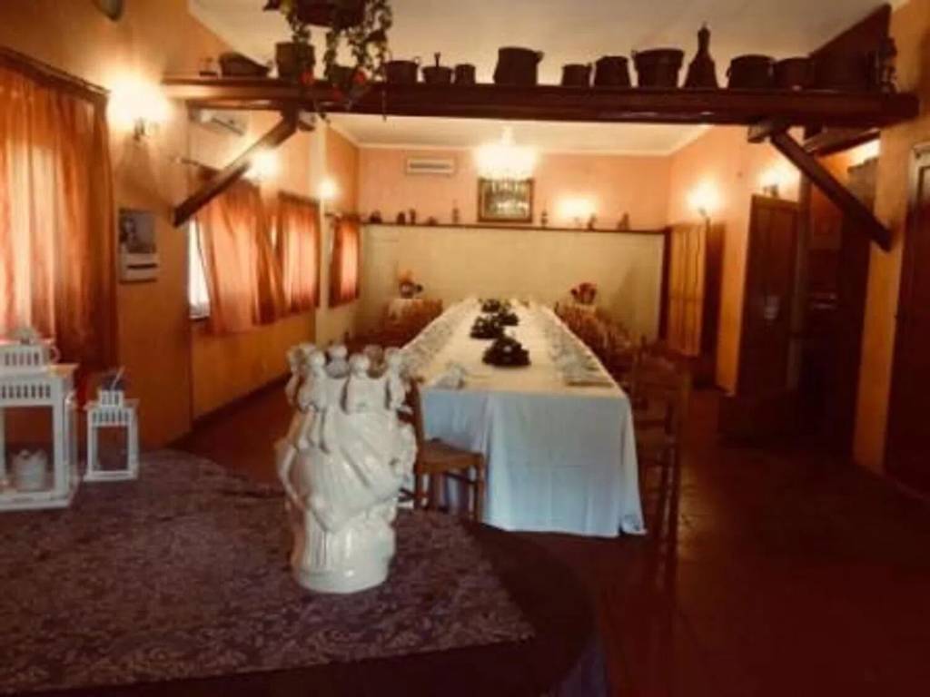 negozio in vendita a Caltagirone