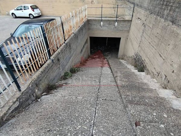 negozio in vendita a Caltagirone