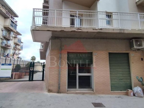 negozio in vendita a Caltagirone