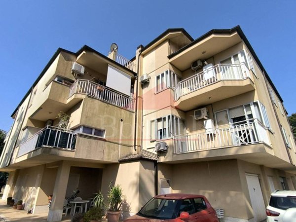 intera palazzina in vendita a Caltagirone