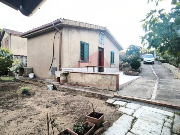 casa indipendente in vendita a Caltagirone