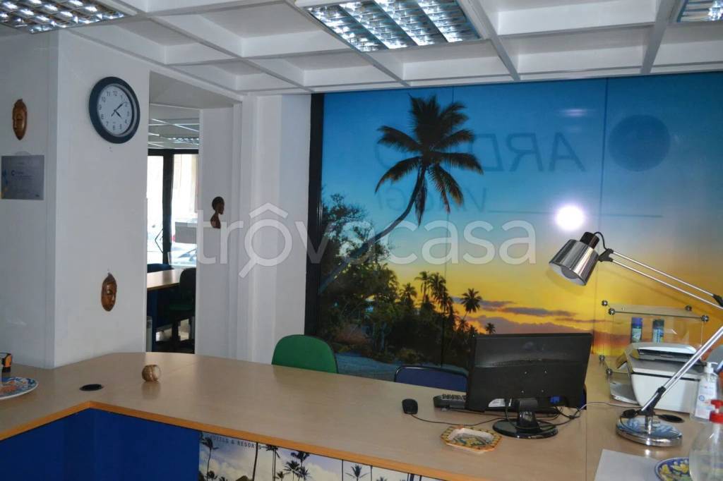 negozio in vendita a Caltagirone