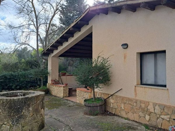 casa indipendente in vendita a Caltagirone