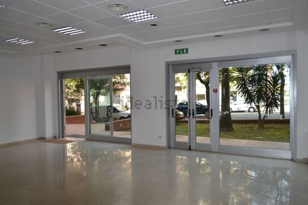 locale commerciale in vendita a Caltagirone