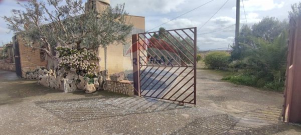 casa indipendente in vendita a Caltagirone in zona Piano San Paolo