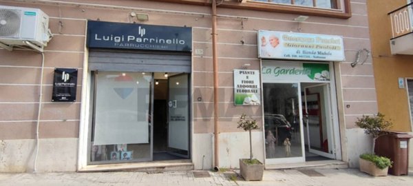negozio in vendita a Caltagirone