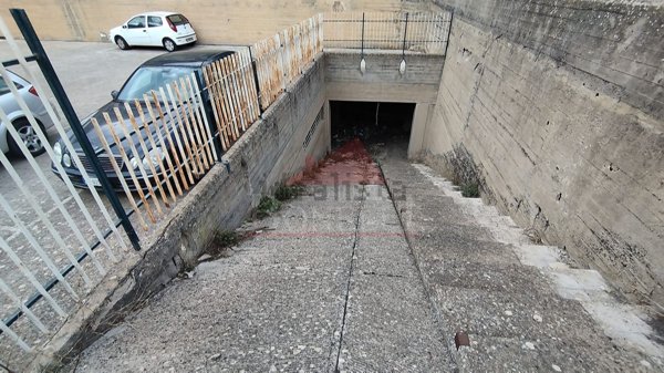 locale di sgombero in vendita a Caltagirone