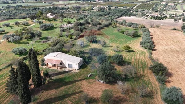 casa indipendente in vendita a Caltagirone in zona Santo Pietro