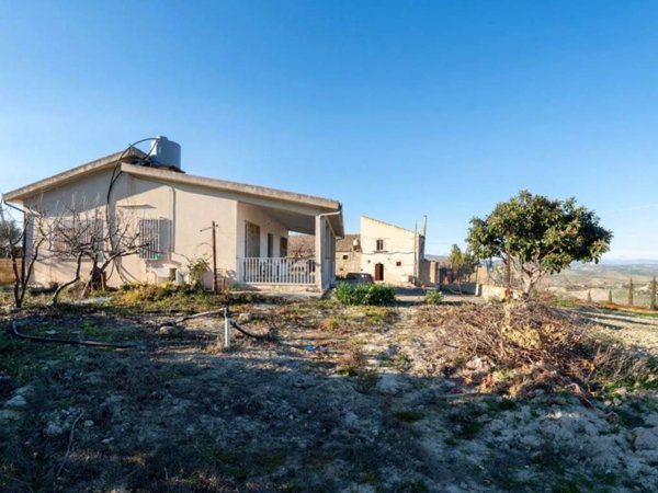 casa indipendente in vendita a Caltagirone