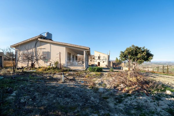 casa indipendente in vendita a Caltagirone