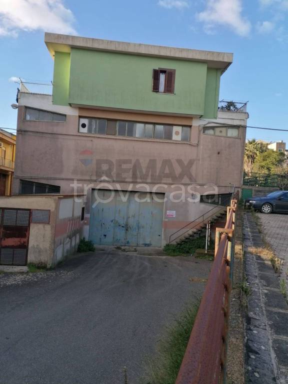 negozio in vendita a Caltagirone