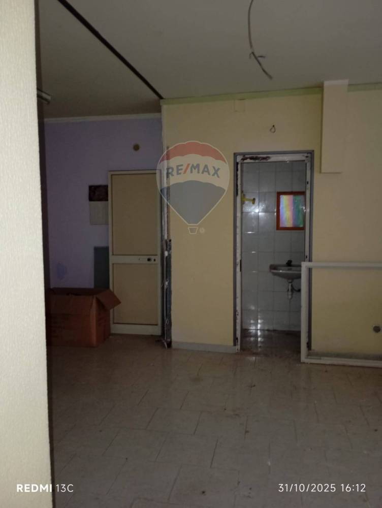 locale di sgombero in vendita a Caltagirone in zona Santo Pietro