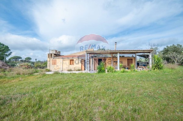 casa indipendente in vendita a Caltagirone