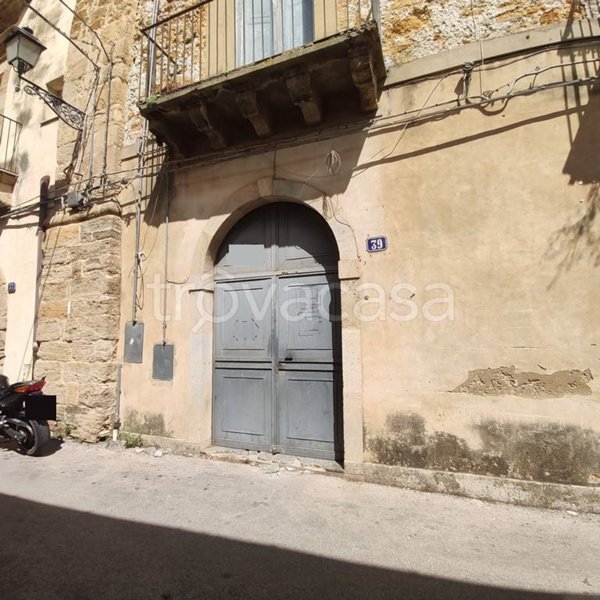 negozio in vendita a Caltagirone