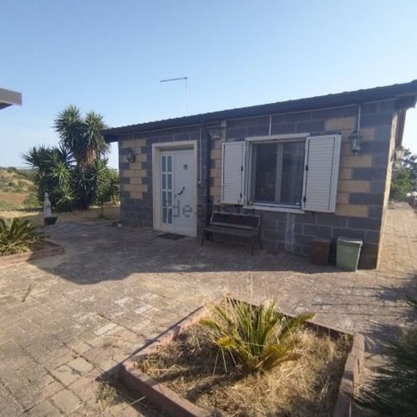 casa indipendente in vendita a Caltagirone