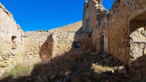 casa indipendente in vendita a Caltagirone