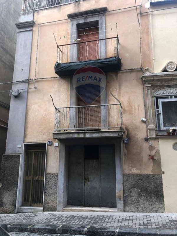 casa indipendente in vendita a Caltagirone