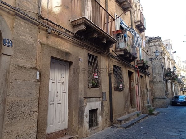 casa indipendente in vendita a Caltagirone